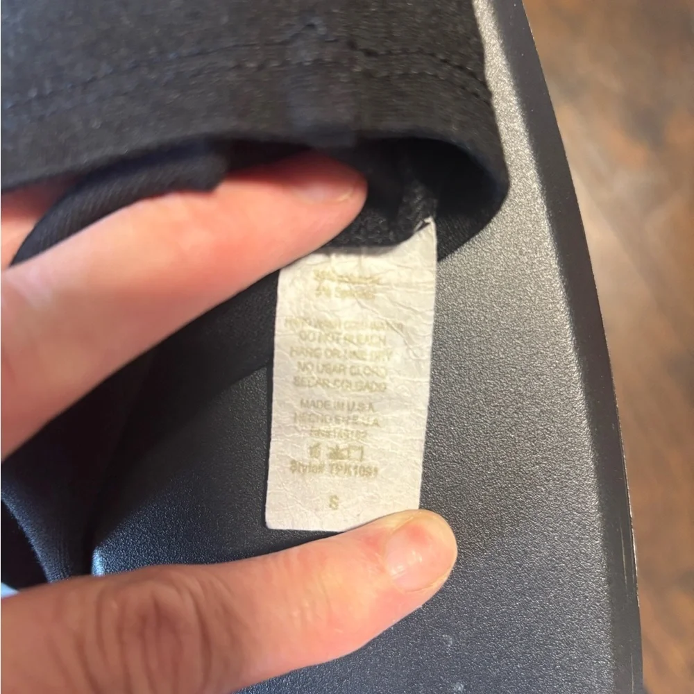 Fashion Nova Elegant Black Sleeveless Top ( size S) - Picture 4 of 6